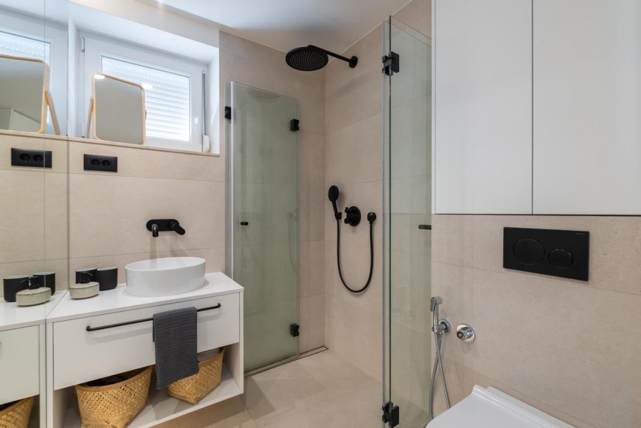 Canopy Apartment Любляна Екстериор снимка